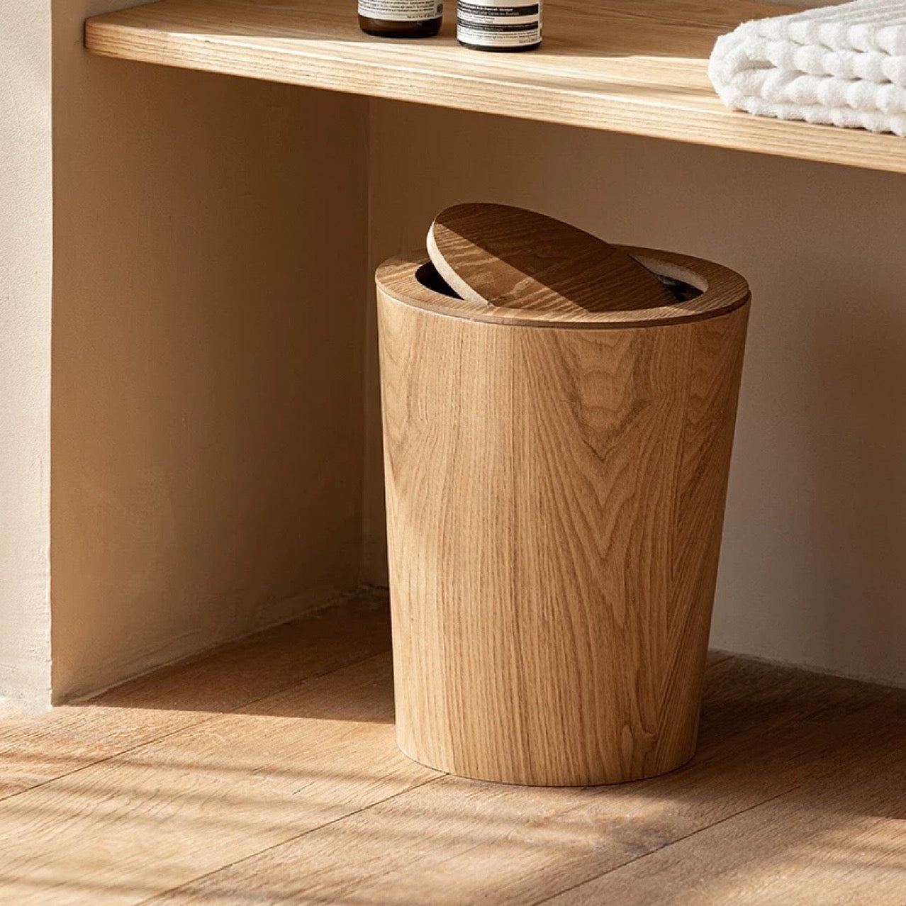 Rotating Lid Waste Bin