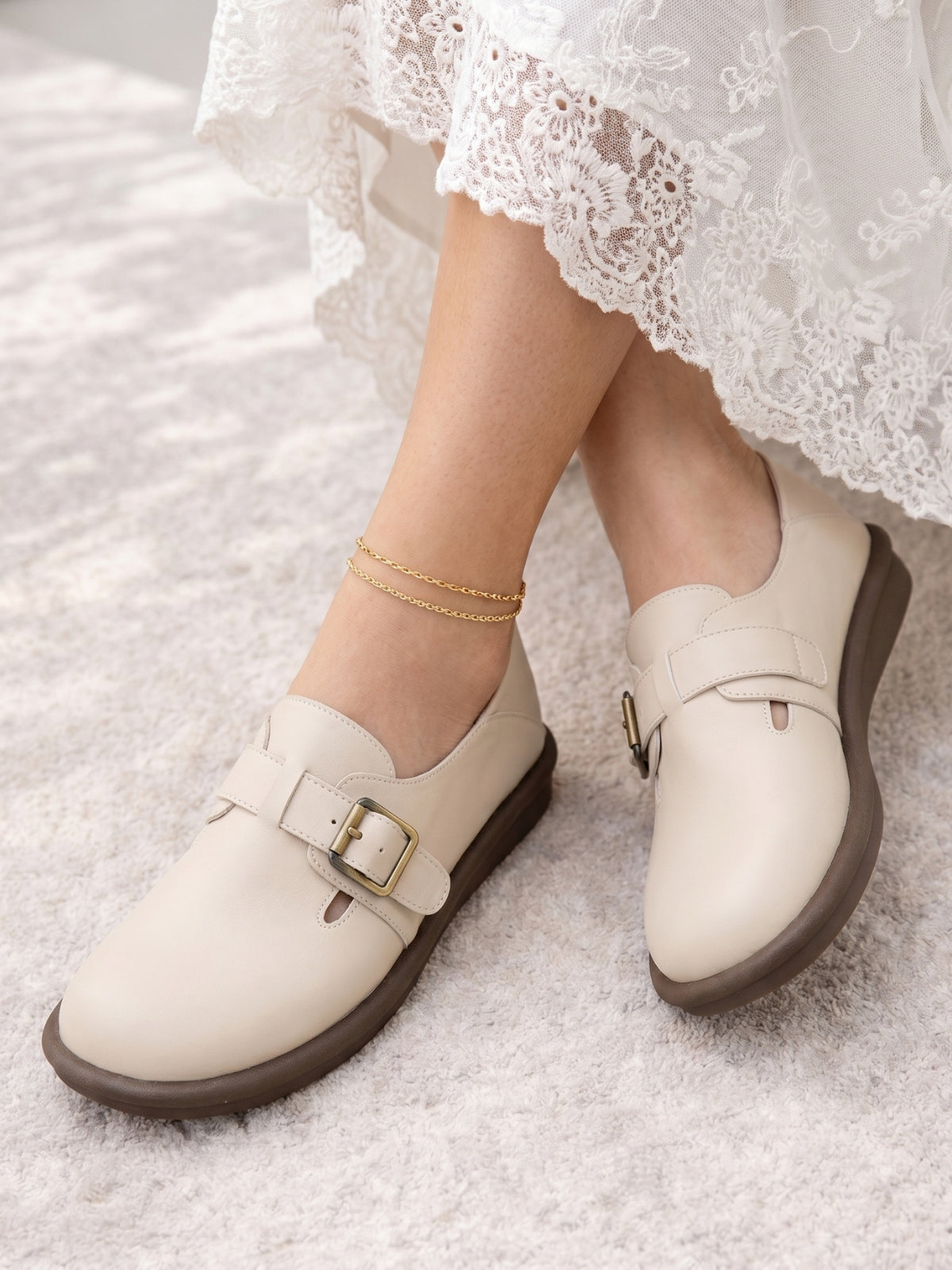 #color_cream white